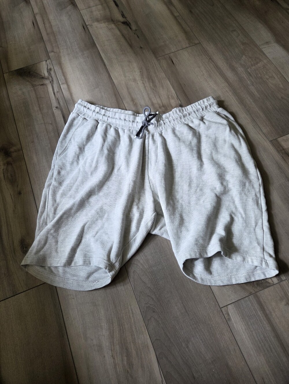 Winston Men's Casual Drawstring Shorts in Light Gray